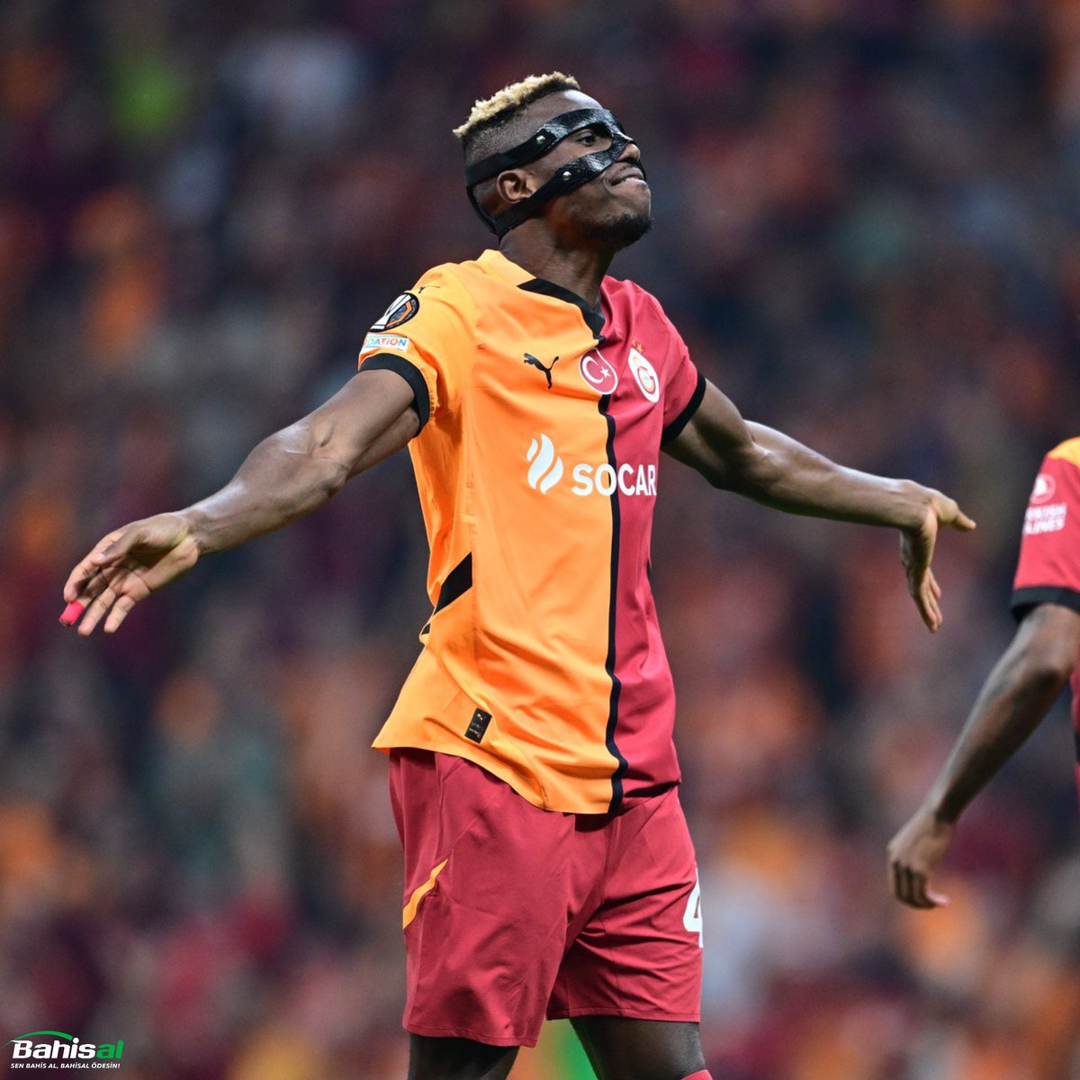 gsarayruhu1905_'s tweet photo. Bonservis bedeli daha fazla artmasın diye golleri çarptırıp atan büyük Galatasaraylı Victor Osimhen.. https://t.co/V3L2uIYd3G