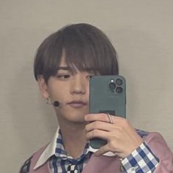 __stsqy's tweet photo. 耳かけ中島颯太さん、完敗 この世の覇者 https://t.co/cJeoMrL5Ma