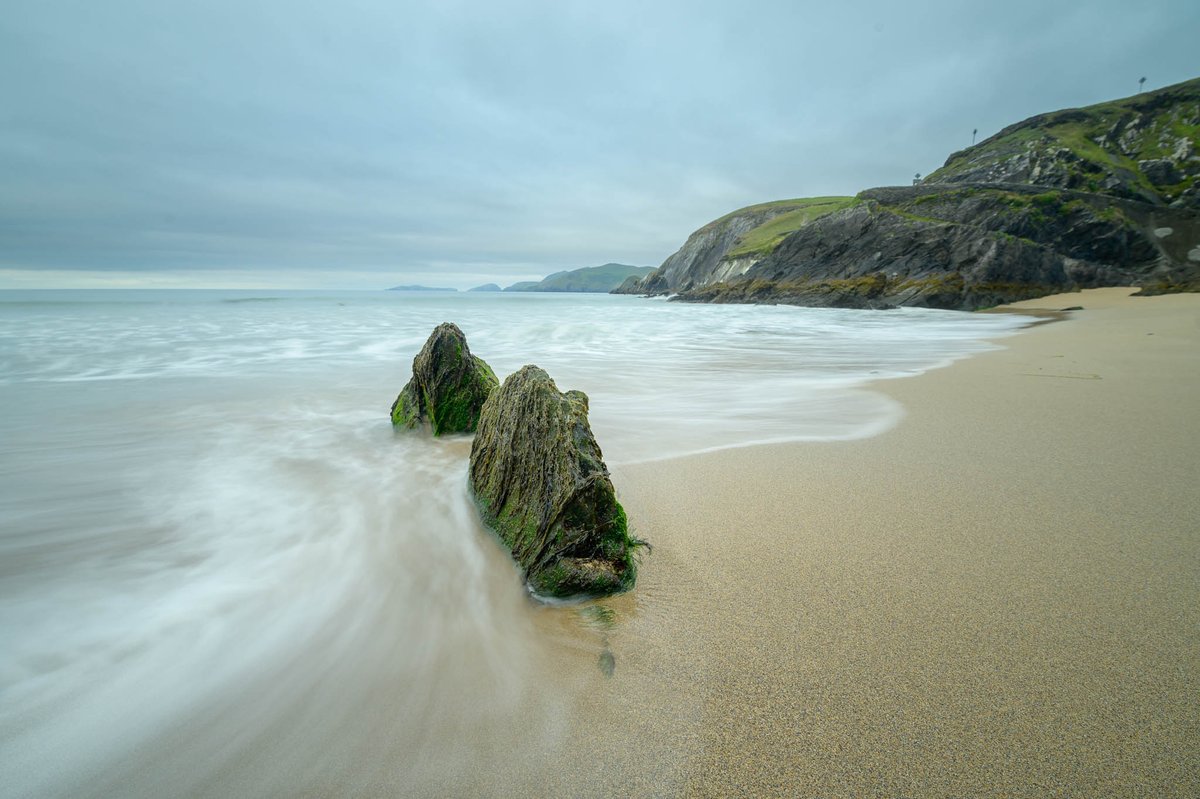 Coumeenole Beach on an overcast morning. #coumeenole #kerry #landscapephotography