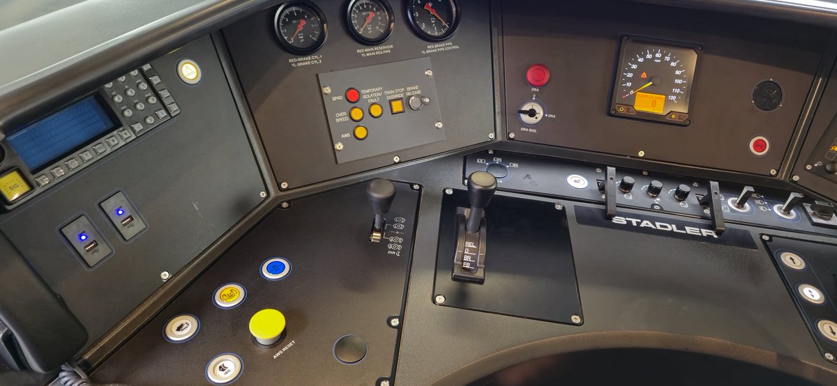 Tobias Menzi 📯🇺🇦🏳️‍🌈 tweet media