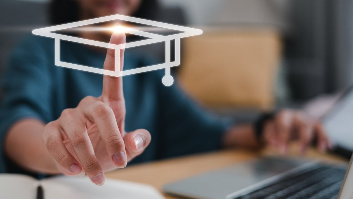 El proyecto "Story Telling for Inclusive Education" financiado por la <a href="/EUPeace_/">EUPeace</a> , que ha comenzado su andadura en @comillaschs, promueve la internacionalización de la formación docente y el Aprendizaje Colaborativo Internacional en Línea (#COIL). 
👉ℹ️ bit.ly/4eB9dbN