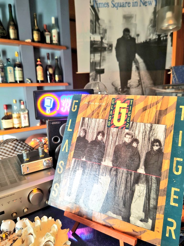 bobbylikesfish's tweet photo. 80年代のカナダのロックバンド、グラスタイガーって覚えてる…?
シングルになった don't forget me のバックコーラスにはブライアン・アダムスも参加して大ヒットしました…
#洋楽
#レコード
#GlassTiger
#thethinredline
#dontforgetmewhenimgone
#vinyl https://t.co/nJmdKcHqDE