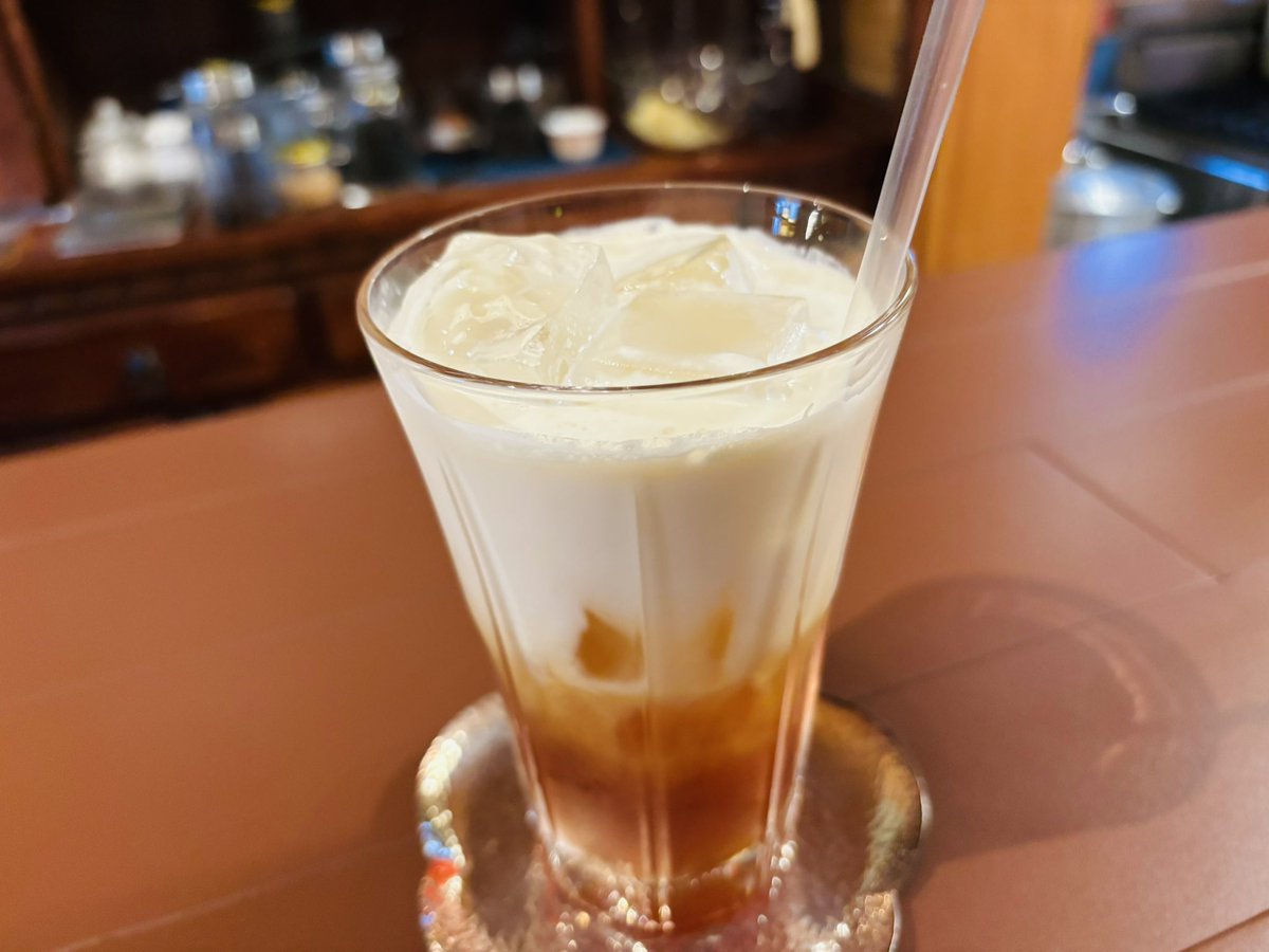 ohmulajamboyuki's tweet image. アイスロイヤルアイスミルクティー！

4つ集まりました！

ロビンポストのこれめちゃめちゃ美味しい！

華やかで品があって軽やかなのにクリーミー！

朝霞でアイスロイヤルアイスミルクティー飲むならおススメです！

#朝霞
#robinpost
#ロビンポスト
#ミルクティー
#カフェ