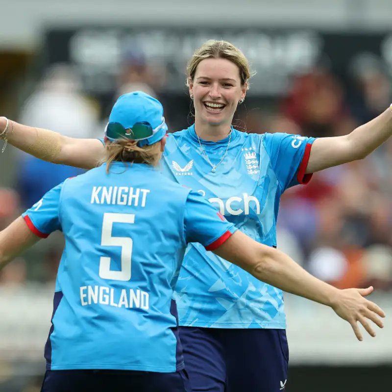 HamzaShahi95241's tweet photo. Lauren Katie Bell: The Face of Modern Women’s Cricket n English cricketer with a dynamic career, she has made significant contributions to various teams. Read More:< https://t.co/Q0GRu8OCHS
#EnglishCricketer #WomensCricket #WomensT20Cup #WBBL #FemaleCricketer #CricketCareer https://t.co/rHohCr7z1W