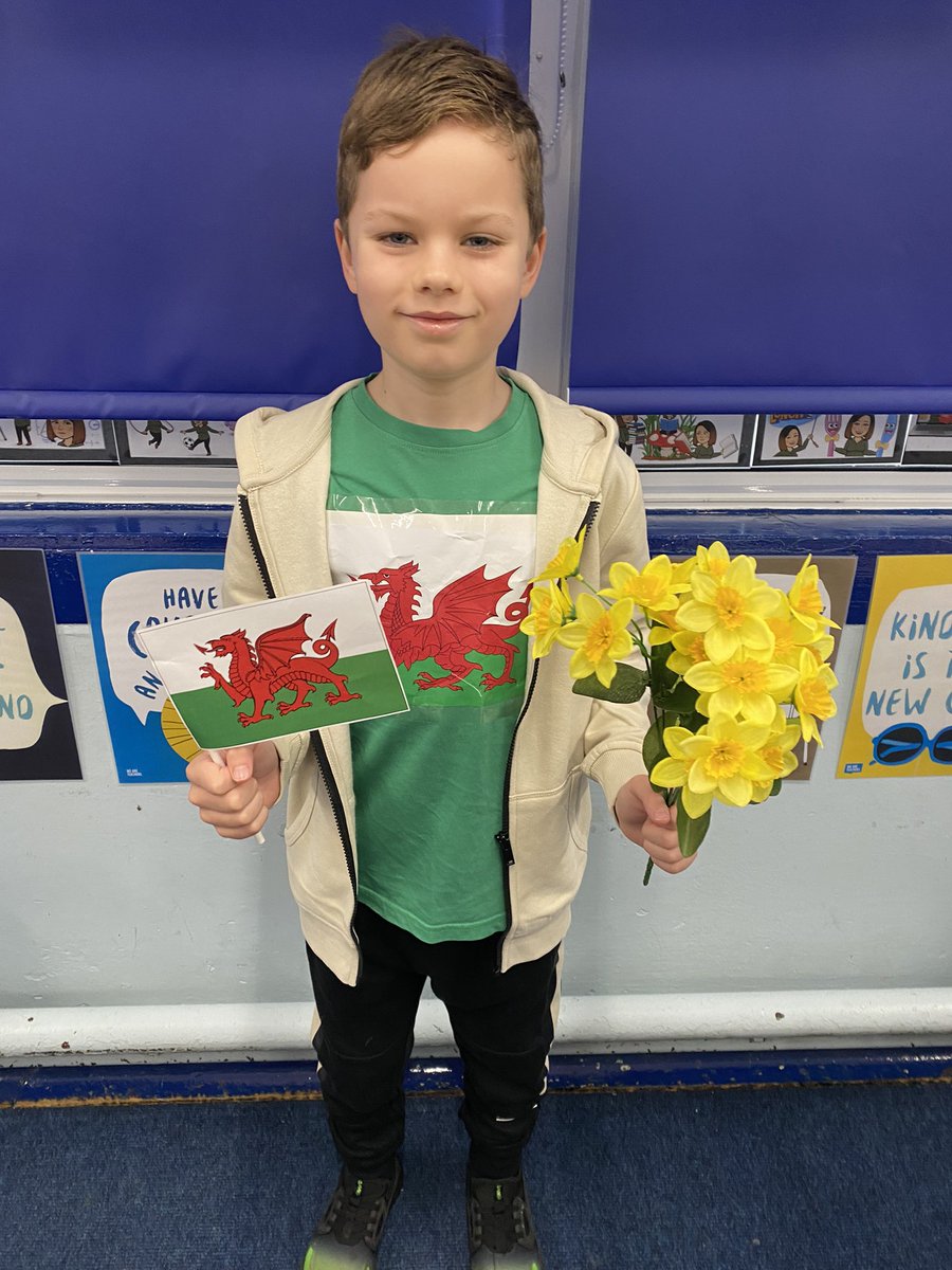 MrBWright1's tweet photo. 4NN are celebrating European languages day today 🏴󠁧󠁢󠁷󠁬󠁳󠁿 

We are excited to learn all about the different cultures in Europe! 🇩🇪 🇪🇸 🇵🇱 🇮🇹 🇬🇷 @LeaForest_MrsM @LFP_MrsN @LLF_DHT @lea_forest_curr #EuropeanDayOfLanguages https://t.co/8eJpQzBFvf