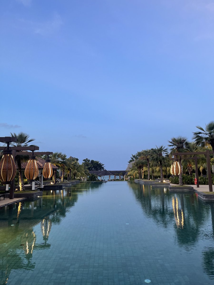 arfdy12's tweet photo. Kalau nak experience resort dekat tepi pantai, makan sedap, tak perlu keluar untuk buat benda lain dan berkonsep nusantara… this is the place!

Tak payah nak pergi Bali dah, bajet untuk flight tu boleh bayar this 5 Stars resort.

Memang berbaloi sambil Cuti-cuti Malaysia! https://t.co/IG7VktLgIl