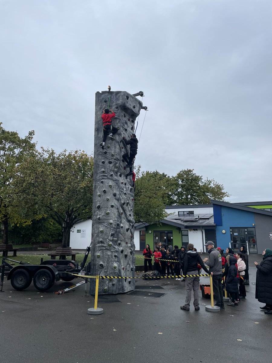 CliftonCoHead's tweet photo. Yr 6 activity morning in full swing! @MrBhachuMaths @SportAtClifton @CliftonPrim @CliftonSGO @SChoudurybegum https://t.co/Kp3PL1amCR