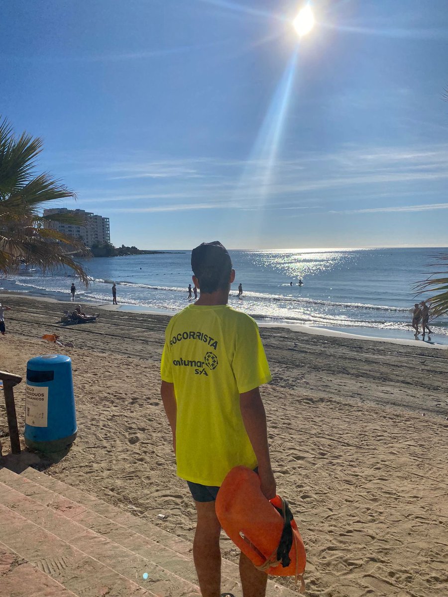 🗓️27/09/2024
📍Orihuela

Iniciamos servicio de #socorrismo en #playasdeorihuela con bandera verde 🟩 y mar en calma

Feliz dia de playa! ⛱️
#playasegura