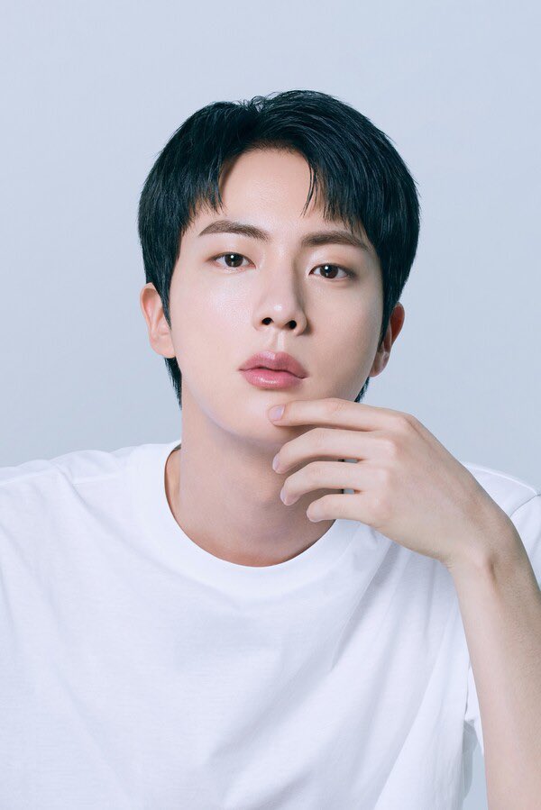 btschartsxdaily's tweet photo. #JIN becomes the First global male brand ambassador for LANEIGE!!

“I’m happy to be working with Laneige for my first beauty model activity.I hope to show a great image with Laneige,which is loved globally, so please look forward to it.”

JIN LANEIGE GLOBAL AMBASSADOR!! 
#JinxLaneige