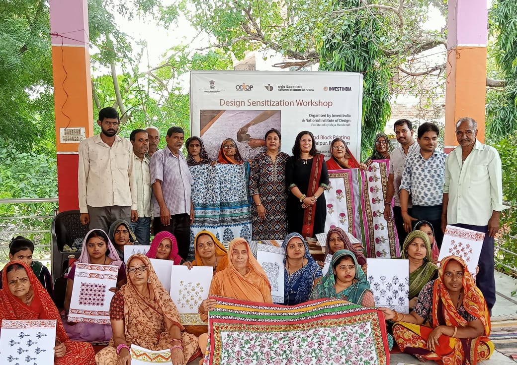 ODOP_IND's tweet image. Team @ODOP_IND, in collaboration with @NID_India, organized a two-day 'Design Sensitisation Workshop' for over 30 artisans involved in #handblock printing in #Jaipur on September 24-25, 2024.

During the workshop, the participants focused on innovation, exploring new motifs