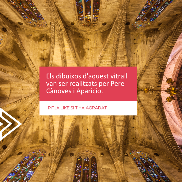 🕍Descobreix la bellesa del quart vitrall de la capella Reial a la Seu de Mallorca, on es representa l’arca de Noè.