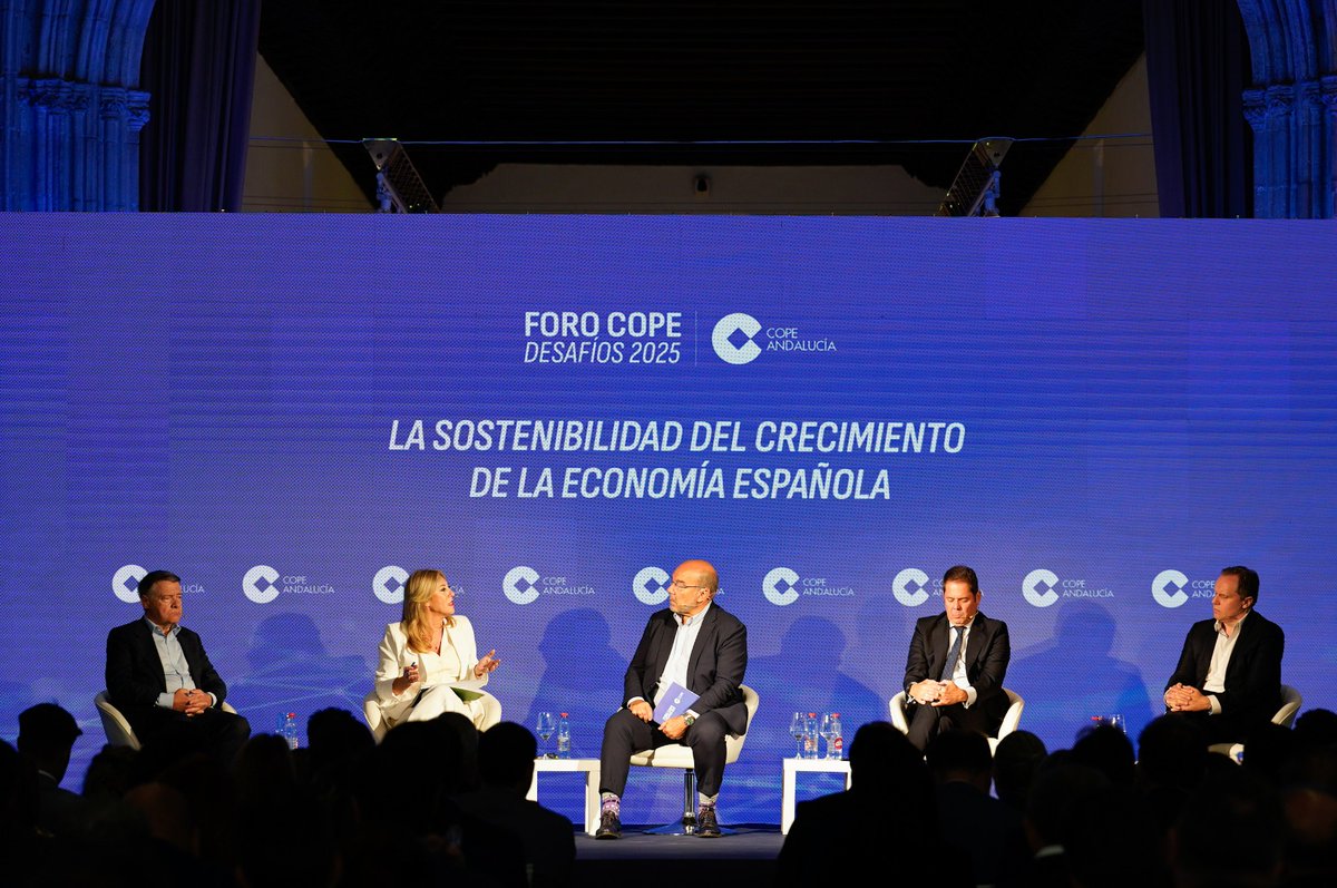 Carolina España (@carolinaespanar) on Twitter photo Agradezco a <a href="/COPE/">COPE</a>, <a href="/COPEAndalucia/">COPE Andalucía</a> y <a href="/COPEGranada/">COPE Granada</a> su hospitalidad y haberme brindado la oportunidad de hablar de las principales claves de la transformación económica de Andalucía en su Foro COPE "Desafíos 2025".
Ha sido un placer intervenir en una mesa de debate tan interesante. Agradezco a <a href="/COPE/">COPE</a>, <a href="/COPEAndalucia/">COPE Andalucía</a> y <a href="/COPEGranada/">COPE Granada</a> su hospitalidad y haberme brindado la oportunidad de hablar de las principales claves de la transformación económica de Andalucía en su Foro COPE "Desafíos 2025".
Ha sido un placer intervenir en una mesa de debate tan interesante.