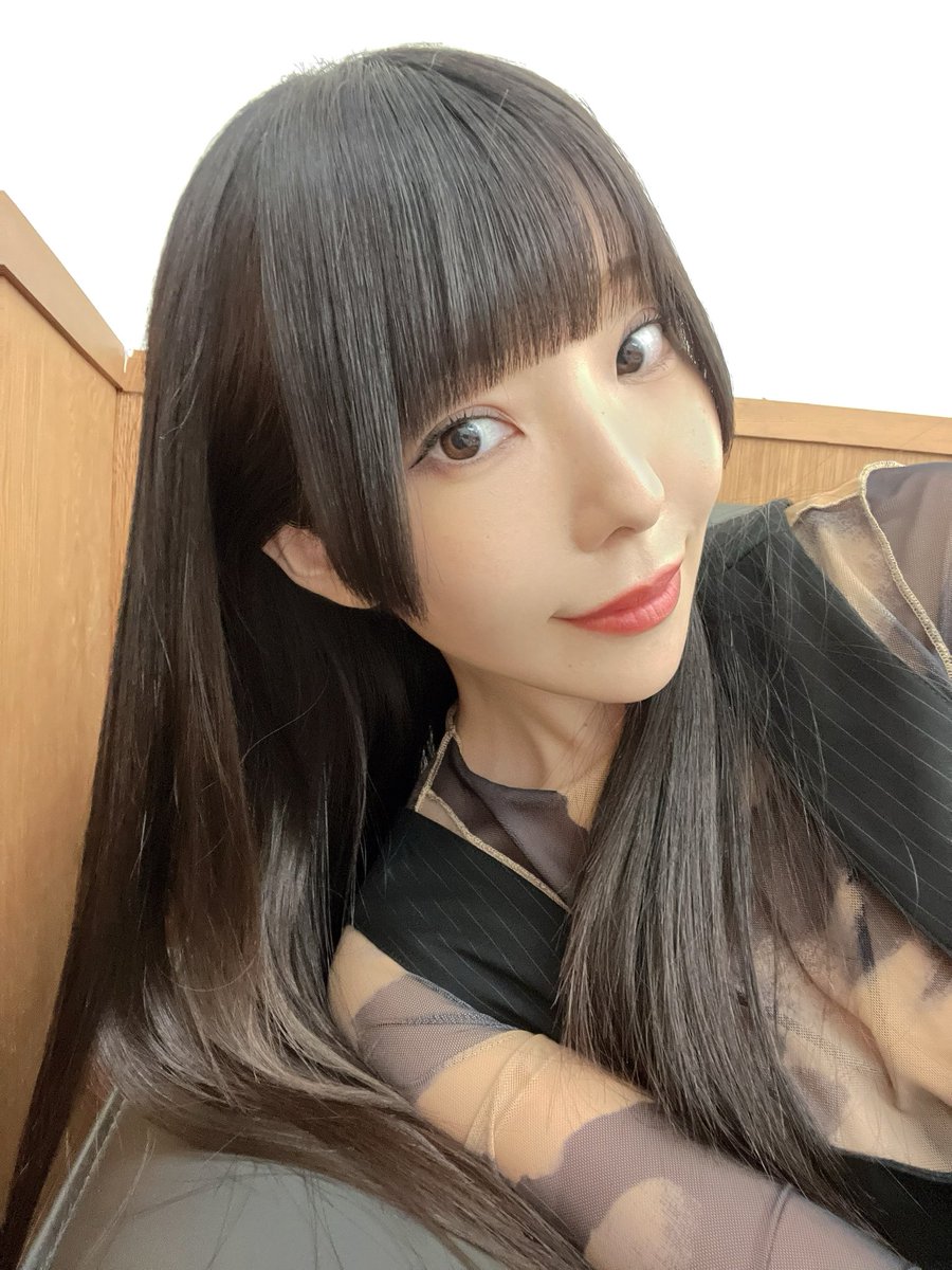 RISA_memesama's tweet photo. ラストツアーに向けてうっちーさんにヘアメンテしていただきました‼️今日「#VSNEKO vol.5」でチェック✅してね💖あせびしょかもだけど。笑 #りさ活 https://t.co/azc8VpmKIY