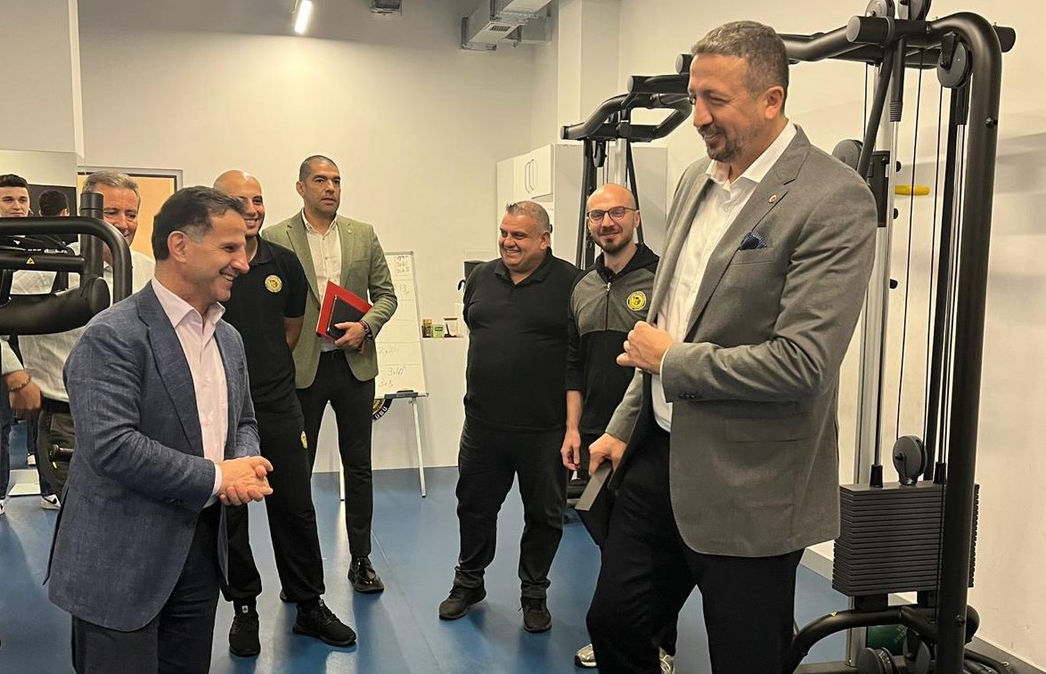 İstanbul Ticaret Odası Yönetim Kurulu Üyesi ve İTO Spor Kulübü Başkanı Salih Sami Atılgan, Türkiye Basketbol Federasyonu (TBF) Başkanı Hidayet Türkoğlu'nu İTO Spor Kulübü Çamlıca Tesisleri'nde konuk etti.

Basketbol Şube Sorumlusu Erdoğan Yılmaz ve Kulüp Sorumlusu Murat