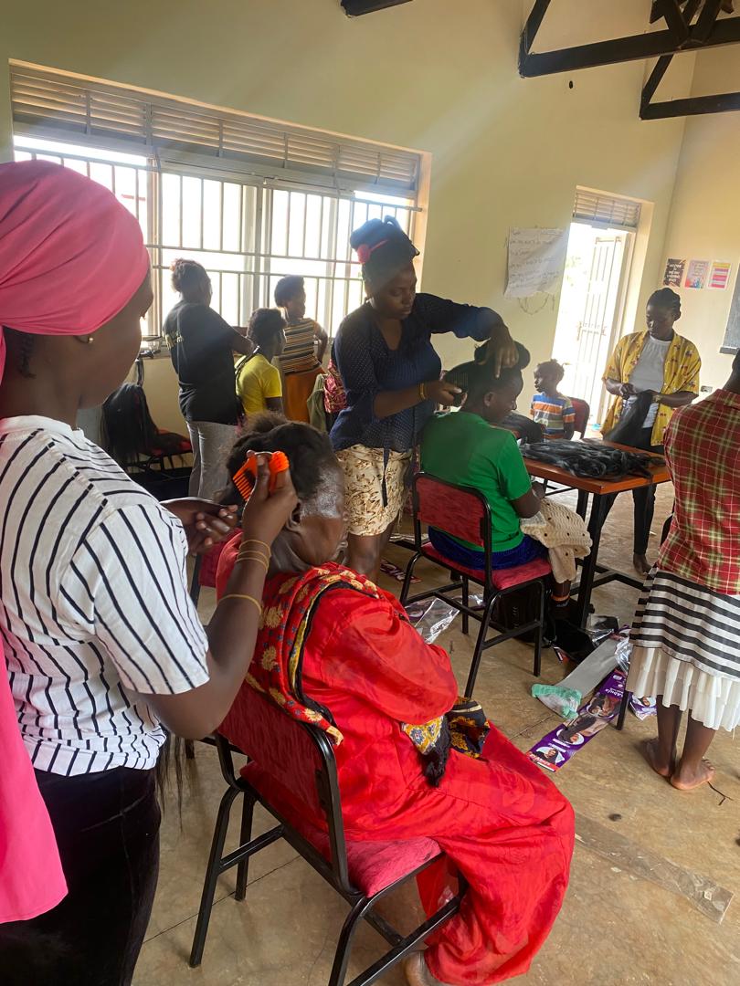 AnthillEDUC's tweet photo. Keep showing up, commit to a particular path &amp; positive results will emerge. At @AnthillEDUC the girl agenda commitment stands and this year it further grows catering to vocational/ Skills development for young mothers. 
#SchoolReentry 
#GirlsNotBrides 
#SDG10ReducedInequalities https://t.co/OLwTcpYGW5