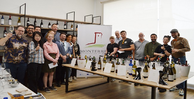 17 formadores vitícolas internacionales se dan cita en la Pequeña DO <a href="/DOMonterrei/">D.O.Monterrei</a>  de la mano de la <a href="/winescholarguil/">Wine Scholar Guild</a> para aprender más sobre los vinos de esta Pequeña DO gallega