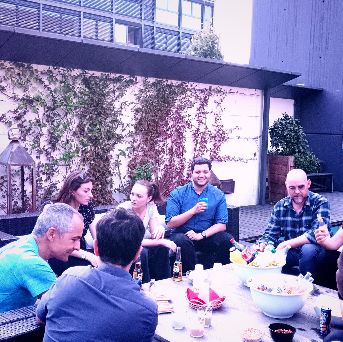 linagora's tweet image. La semaine dernière à la Villa c&apos;était apéro de rentrée !😉🥤

Autour de la piscine en mode &quot;Chill&quot; et &quot;Venez comme vous êtes&quot;...

Juste le plaisir de terminer la journée ensemble et d&apos;échanger entre collègues autour d&apos;un verre !

welcometolinagora.com

#thinkopen
#opensource