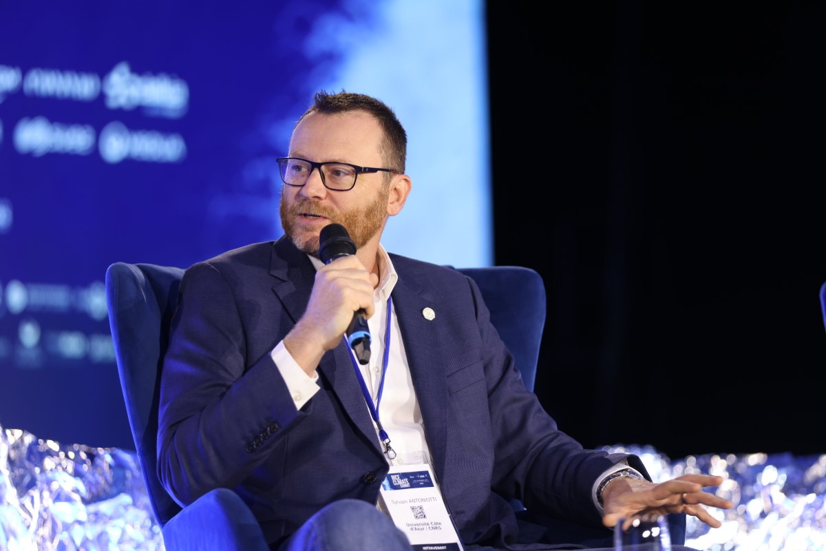 La Tribune Evénements (@latribuneevents) on Twitter photo #NiceClimateSummit | Quel rôle pour la diplomatie scientifique ?
Avec :
🔹<a href="/SAntoniottiCNRS/">Sylvain Antoniotti</a>, VP en charge de l'initiative d'excellence de l'<a href="/Univ_CotedAzur/">Université Côte d'Azur</a>
🔹@Eva__Maire, Chargée de recherche à <a href="/ird_fr/">IRD.fr</a>
🔹Denis ALLEMAND, Directeur scientifique du Centre Scientifique de Monaco #NiceClimateSummit | Quel rôle pour la diplomatie scientifique ?
Avec :
🔹<a href="/SAntoniottiCNRS/">Sylvain Antoniotti</a>, VP en charge de l'initiative d'excellence de l'<a href="/Univ_CotedAzur/">Université Côte d'Azur</a>
🔹@Eva__Maire, Chargée de recherche à <a href="/ird_fr/">IRD.fr</a>
🔹Denis ALLEMAND, Directeur scientifique du Centre Scientifique de Monaco