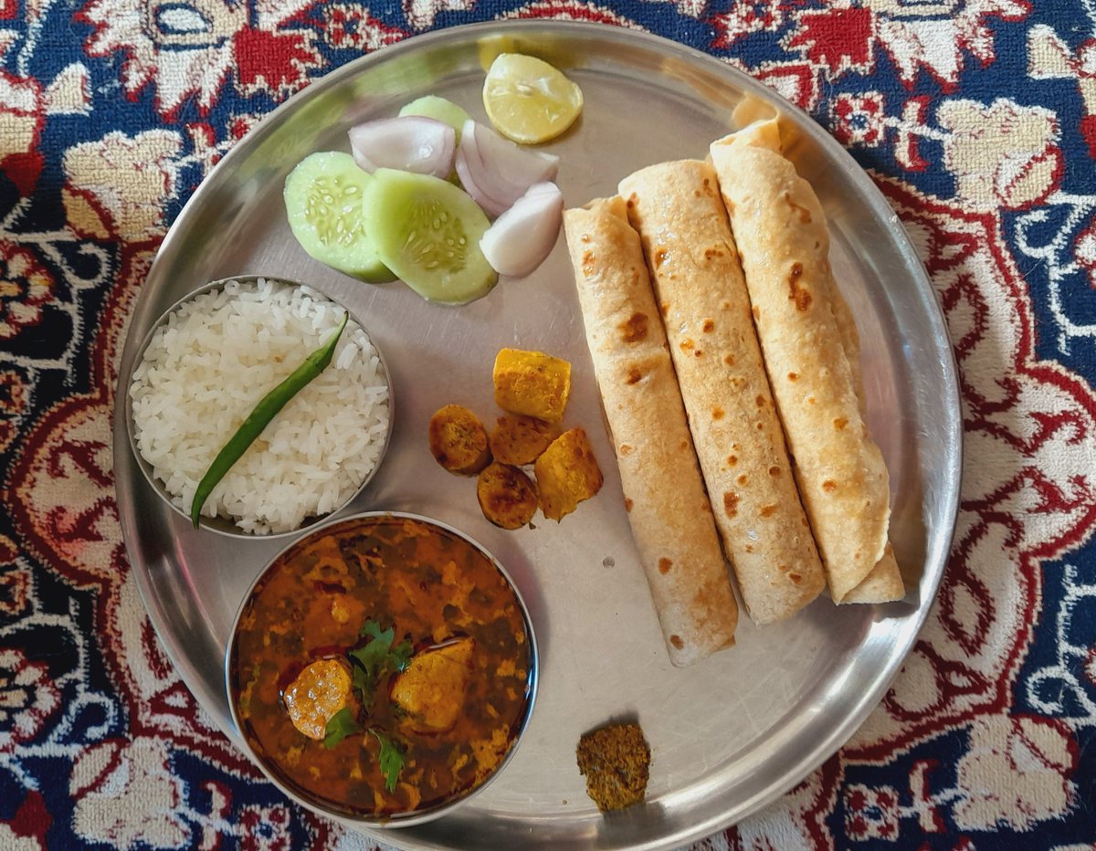Savalgishweta's tweet photo. Tried my favorite "Gatte ki Sabji"
today for lunch... ๐๐
It was super yummy and finger Licking good ๐
#Shwets_kitchen #Gatte #lunch https://t.co/MbCHdrkoip