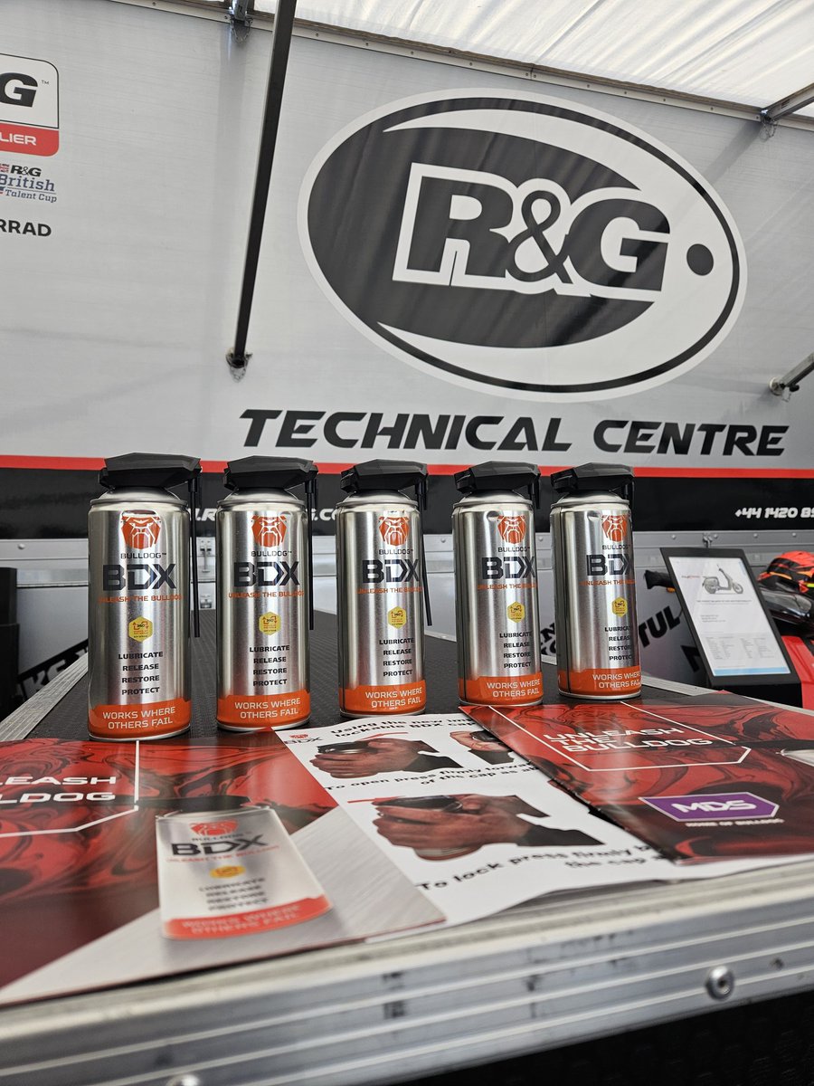 BulldogBDX's tweet image. If you are headed to #Donnington for the @OfficialBSB then you have a golden opportunity to join #BDXclub 
Simply head over to @RnGRacing and have a yarn with @golds_chris and grab yourself some of the best. 😁