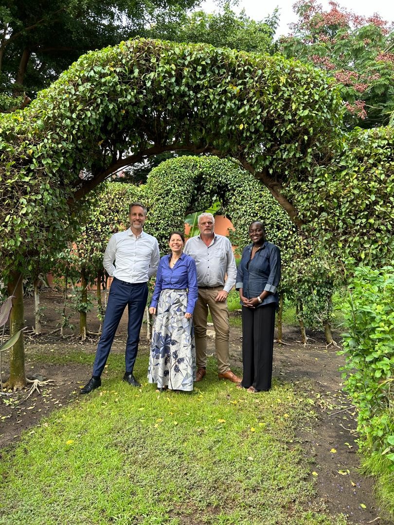 NLinSenegal's tweet photo. Réunion de validation des résultats de l’étude conduite par des experts🇸🇳 et 🇳🇱sur la vision #circulaire de la filière #avicole au🇸🇳. Nous avons recueilli la contribution des acteurs principaux de la filière et identifier des opportunités d’affaires. L’étude sera publiée bientôt. https://t.co/wVJaWeNJ7O