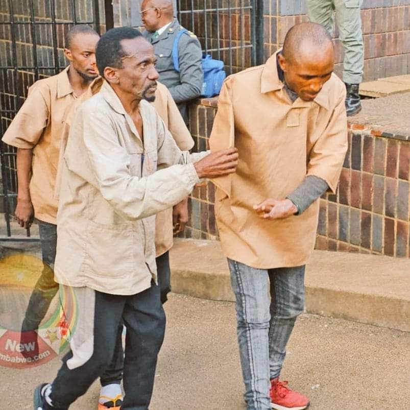 Zivast1's tweet photo. We add our voice in demanding the release of @ronofosho a teacher with disabilities from pre-trial detention .His agony and discomfort are obvious as he struggles to walk to and from court .Bail is a right. #FreeHondongwa @ZLHRLawyers @ARTUZ_teachers @amnesty_zim @BTroublemakers https://t.co/VleiMjMFIu
