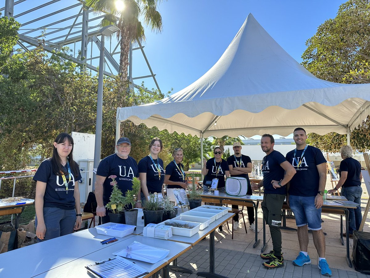 UA_Universidad's tweet photo. ¡Todo preparado para comenzar la #EuropeanResearchersNight! 🧬😉
El campus acoge en horario de mañana sesiones para escolares de secundaria y FP previa inscripción y, a partir de las 18 horas, el evento se abrirá para todos los públicos. https://t.co/V8VO6DUtRZ