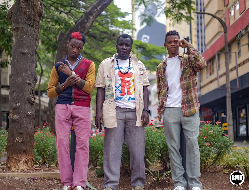 Thee Exit Band Spreading Love &amp; Fun With ‘Mwaah’
youtube.com/watch?v=Su0E6_…

If you want to enjoy a weekend full of love and endless fun then ‘Mwaah’, a thrilling new video by Thee Exit Band will do you real good!

Read:
blackmarketrecords.com/news/thee-exit…

#TheeExitBand #Mwaah #Gloriabugie