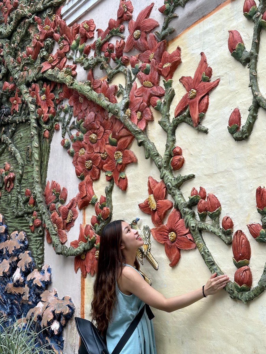 CocoStudio4's tweet photo. Yongqingfang, un lieu qui préserve la mémoire de l'ancien quartier de #Guangzhou. On trouve ici une image condensée de la #culture du #Lingnan, avec ses bâtiments traditionnels comme les maisons à arcade, aussi appelées #Qilou. #WayToModernization #ThrivingChina https://t.co/GtXuShoHsA