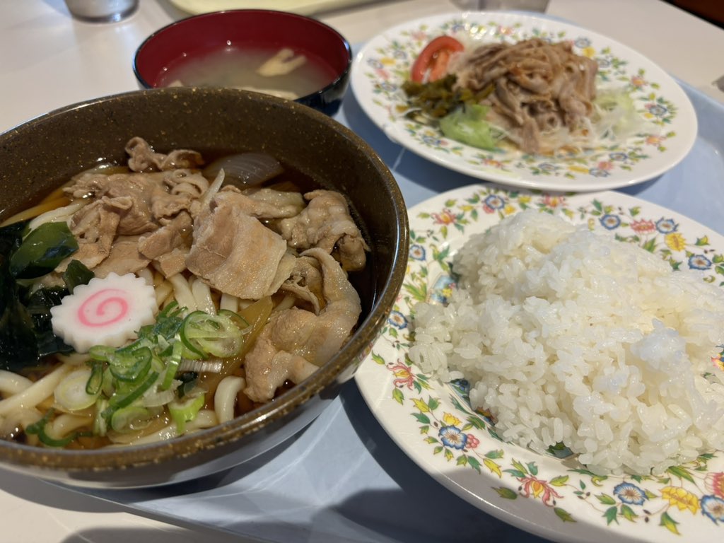 きょうはおうどんをスープがわりに定食食べました！うま！
#埼玉工業大学