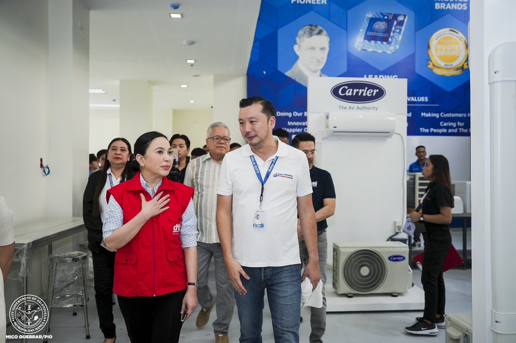 valenzuelacity's tweet image. Welcome to our state-of-the-art #ValTech campus! 🏫💙

IN PHOTOS: Former Trade Secretary and incumbent Valenzuela City Technological College (ValTech) Board Vice Chairman Ramon Lopez, together with Department of Trade and Industry (DTI) Secretary Ma. Cristina Roque, Assistant…