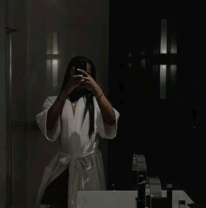hopexopemipo's tweet image. Pov: The house is clean, and the bills are paid😚
Then that's enough peace 
Solitude😊🤍
#Solitude 
#girlslife
#Peace 
#aesthetic 
#DREAMS
