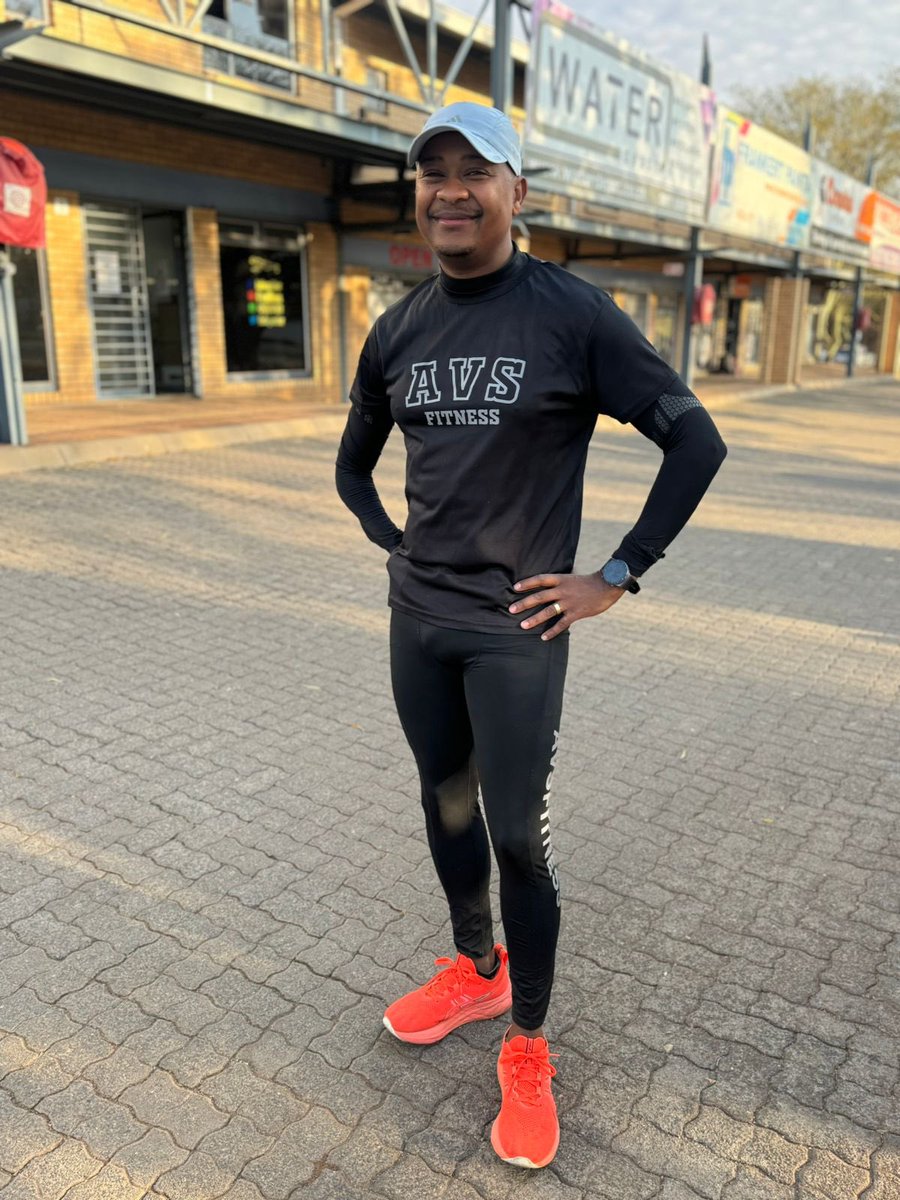 audas_vanschoor's tweet photo. LAST FRIDAY RUNDAY FOR SEPTEMBER
I’m not a runner 🤭
Thanks Sir TT & DR.M
#Avsfitness #BeBetter #TeamAvs #SuperSeptember #Avsgear 💛🖤 https://t.co/prR7MV0JIJ