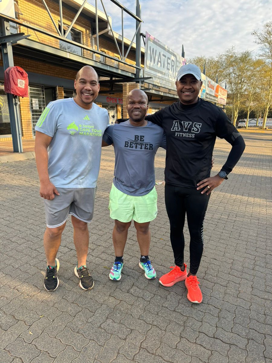 audas_vanschoor's tweet photo. LAST FRIDAY RUNDAY FOR SEPTEMBER
I’m not a runner 🤭
Thanks Sir TT & DR.M
#Avsfitness #BeBetter #TeamAvs #SuperSeptember #Avsgear 💛🖤 https://t.co/prR7MV0JIJ