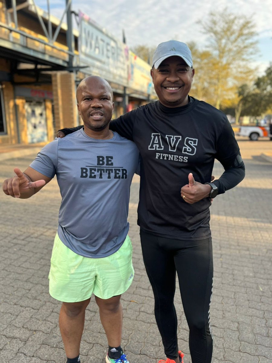 audas_vanschoor's tweet photo. LAST FRIDAY RUNDAY FOR SEPTEMBER
I’m not a runner 🤭
Thanks Sir TT & DR.M
#Avsfitness #BeBetter #TeamAvs #SuperSeptember #Avsgear 💛🖤 https://t.co/prR7MV0JIJ