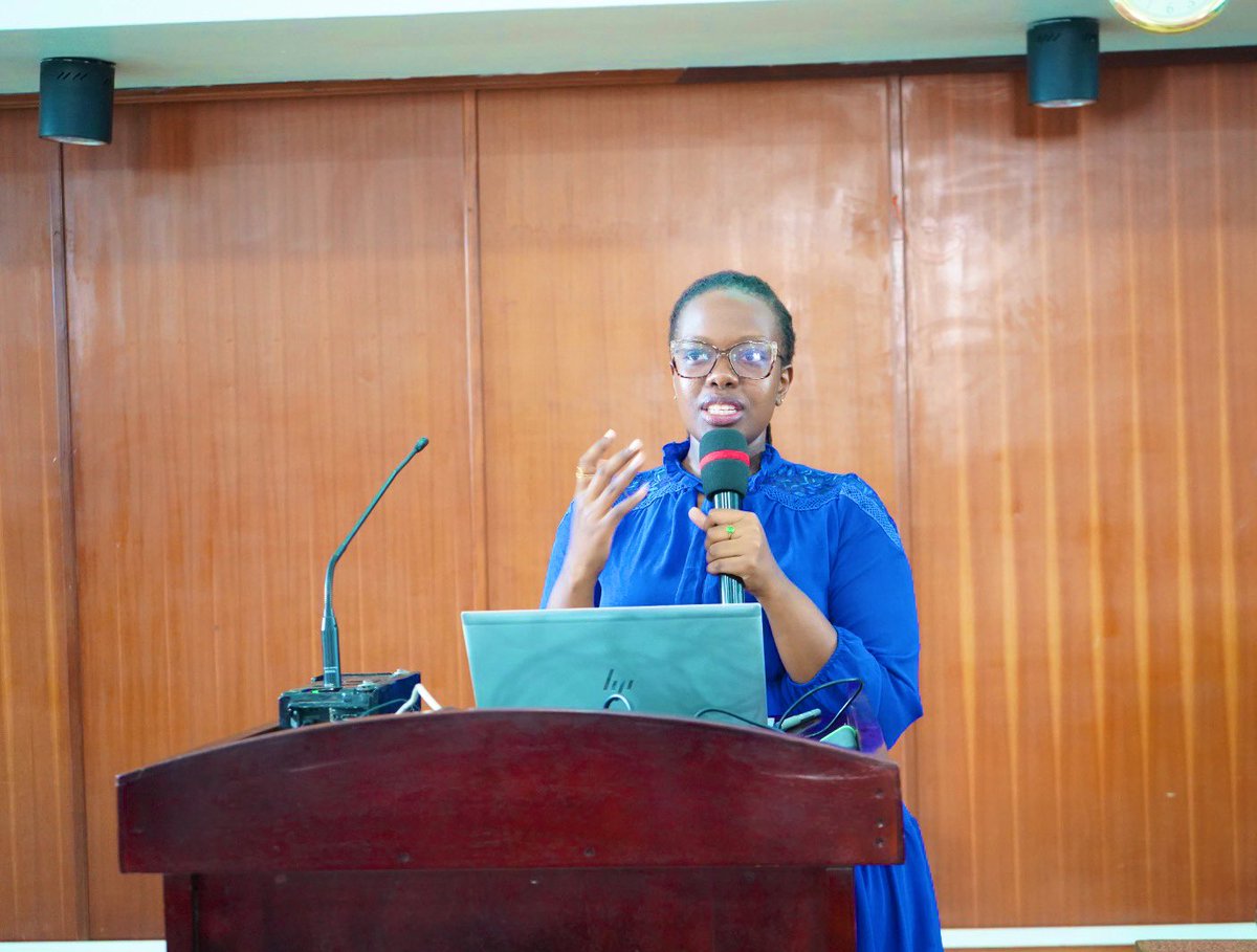 LDC_Uganda's tweet image. 🍎📚 Fuel your mind and body for success!

As you embark on your LDC journey, remember that proper nutrition plays a 🔑 role in staying focused &amp;amp; energized. Start your day with a balanced breakfast &amp;amp; stay hydrated to keep your brain sharp - Dr. @NyamurungiBT #LDCOrientation2024