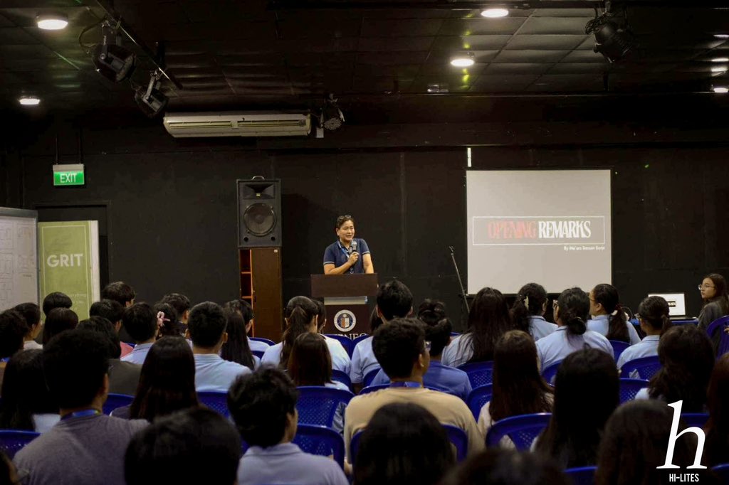 HiLitesASHS's tweet photo. The film revolves around survivors of Martial Law and is being screened at the Blackbox Theater.

The event will continue until 7:30 PM later today.

Photos by Hanna Solomon and Raphael Cruz https://t.co/chnDg872GF