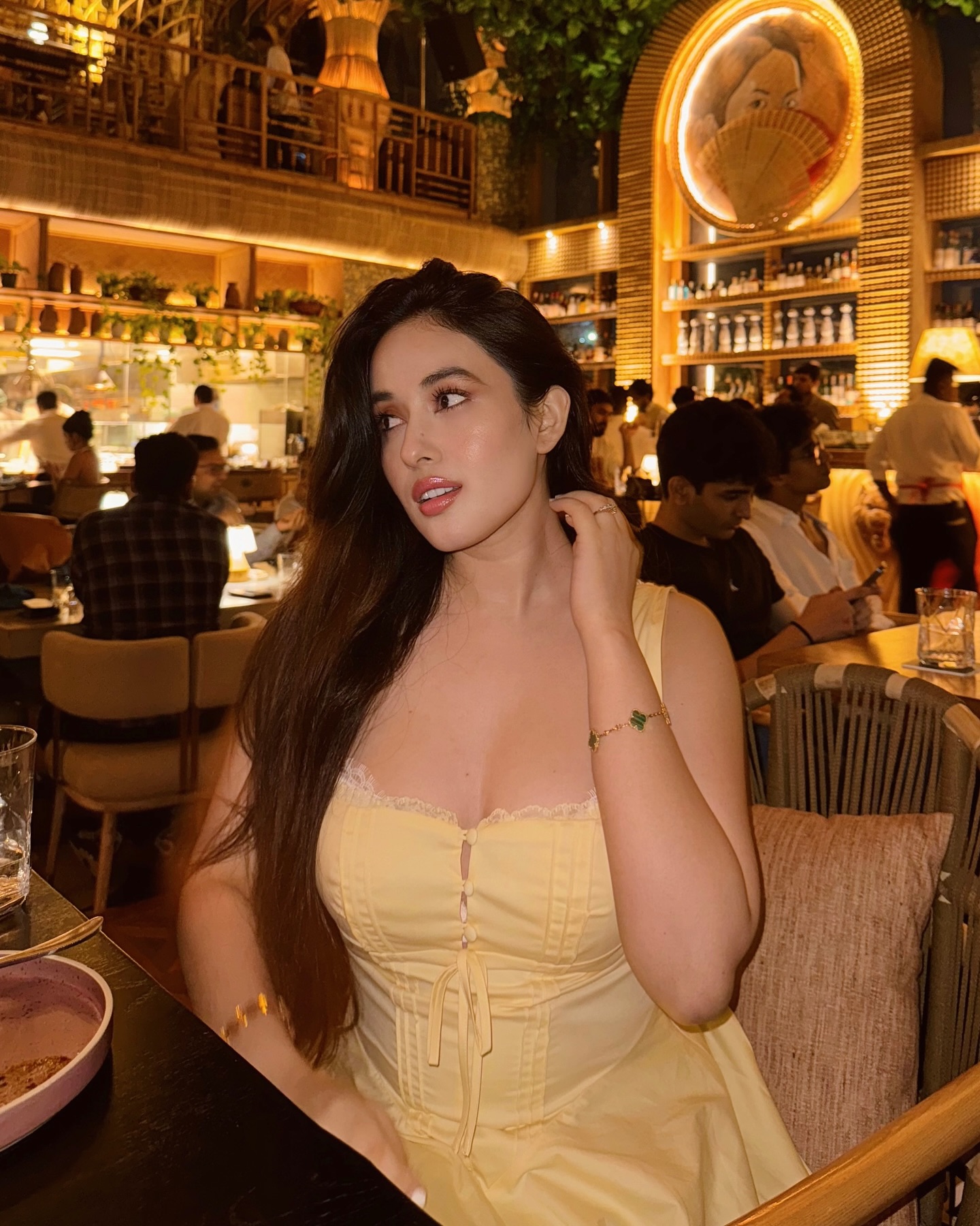 GYeMmpkboAASCYf?format=jpg&name=large