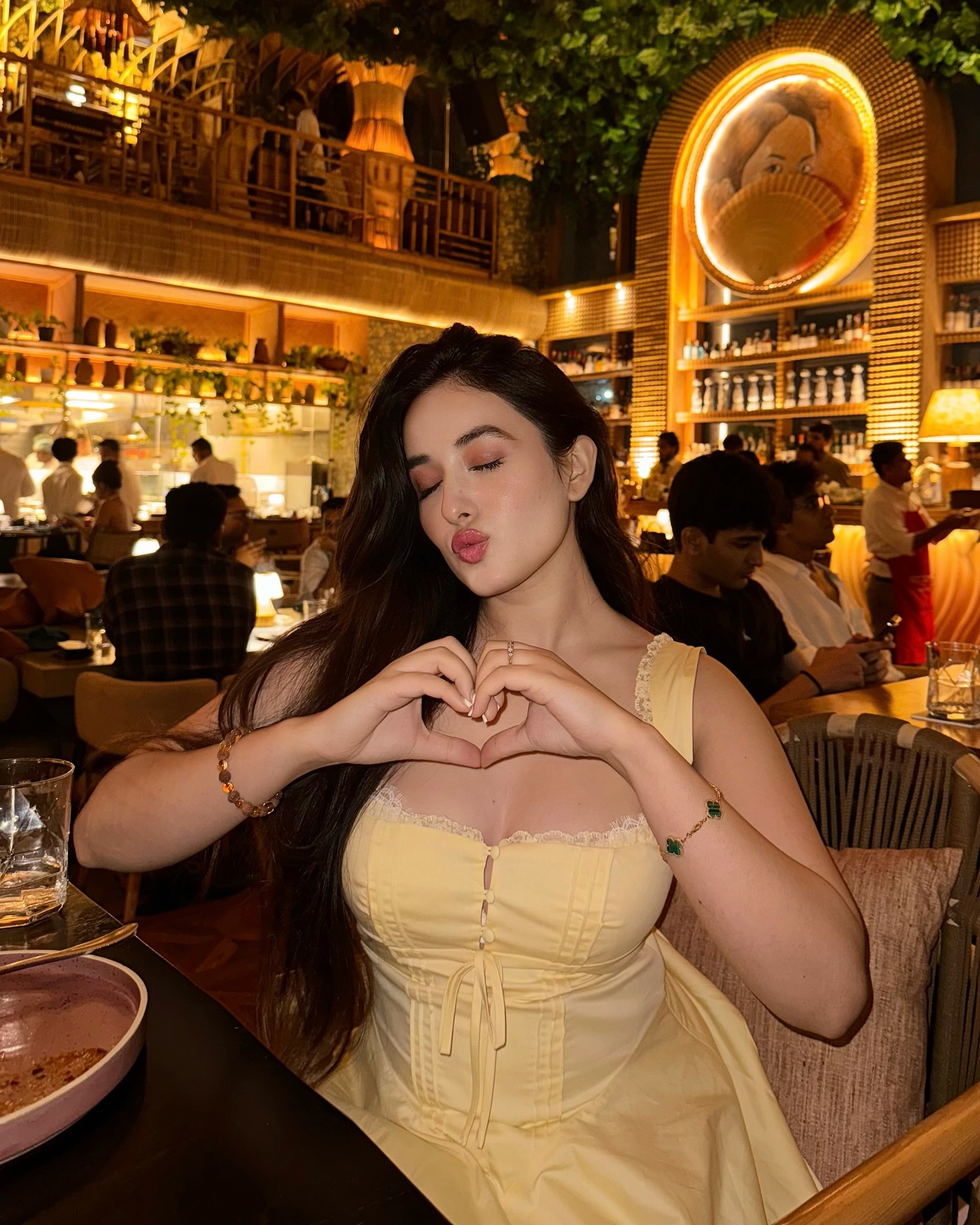 GYeMmt8aQAAKgH7?format=jpg&name=large