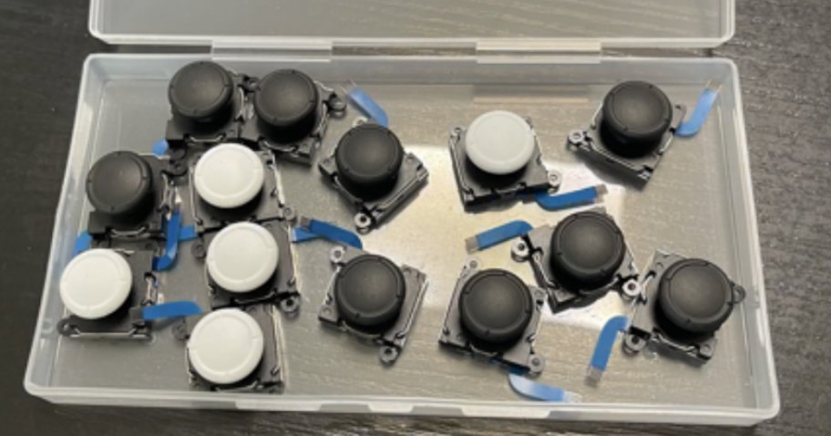 Les fans nintendo vont se reconnaitre dans cette photo 😂 On ne va pas se mentir les sticks sur la génération Switch c'est le point noir de Nintendo, heureusement que ça ne coute pas chers et qu'ils sont faciles à changer (pour les Joy con) #Nintendo #Switch #ZeldaEchoesofWisdom