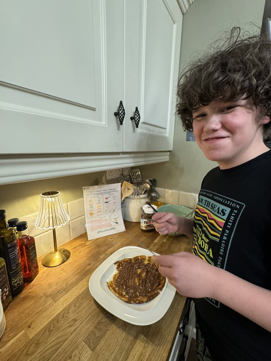 MrsStephenson1's tweet photo. @KnutsfordMFL …George had lots of fun making his crepes for the European Day of Languages competition ! And we enjoyed eating them…ils étaient délicieux 😋 https://t.co/yrPl6Ghugo