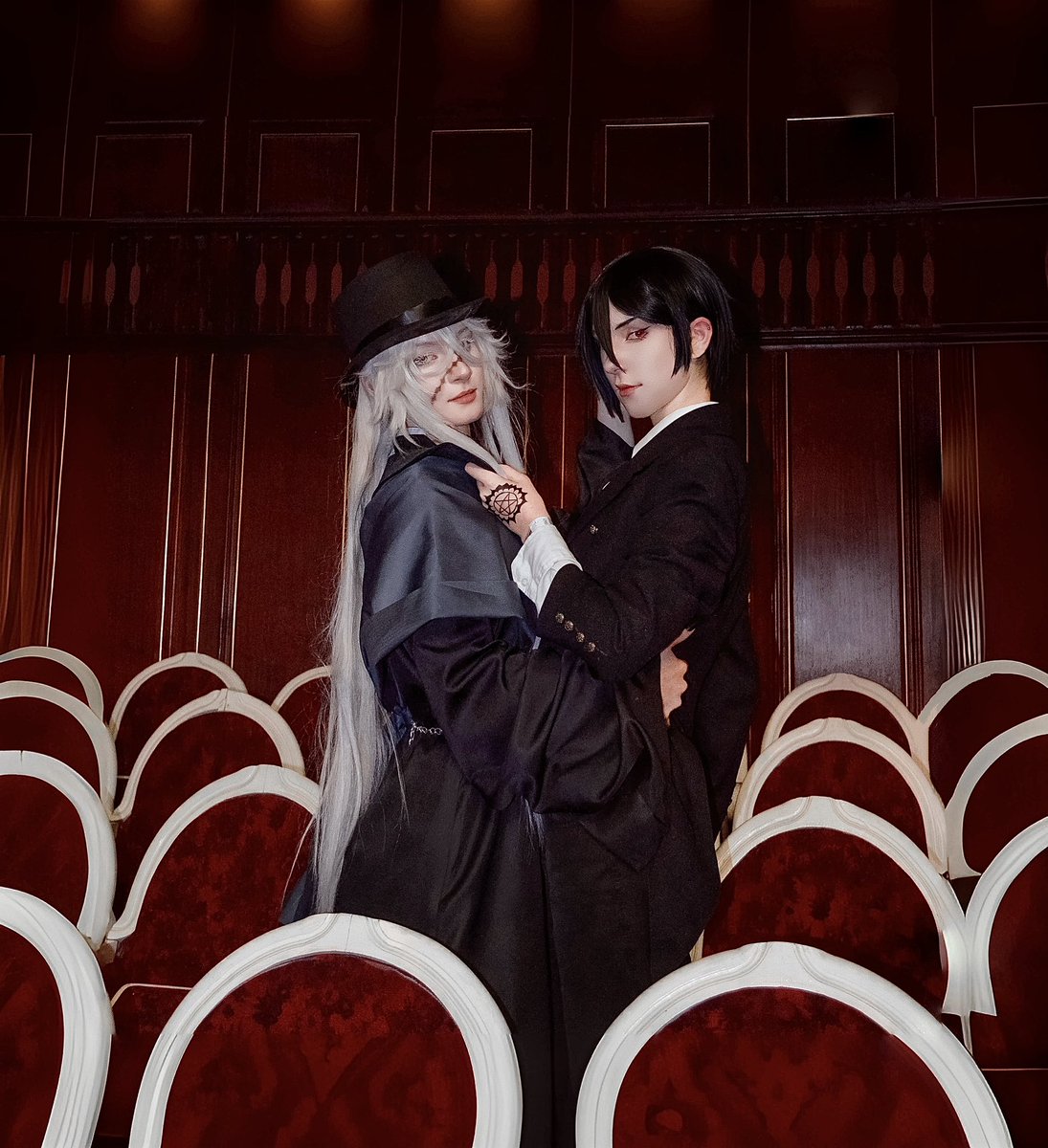 nayaacoser's tweet photo. アンダーテイカー • セバスチャン・ミカエリス | 黒執事
Undertaker and Sebastian | Black Butler

“死は常にそばにあるのですよ。” - Undertaker
“何事も完璧にやらなくては意味がない。” - Sebastian Michaelis

#blackbutler #blackbutlercosplay #undertaker #cos #cosplay https://t.co/0x9mSyyxfB