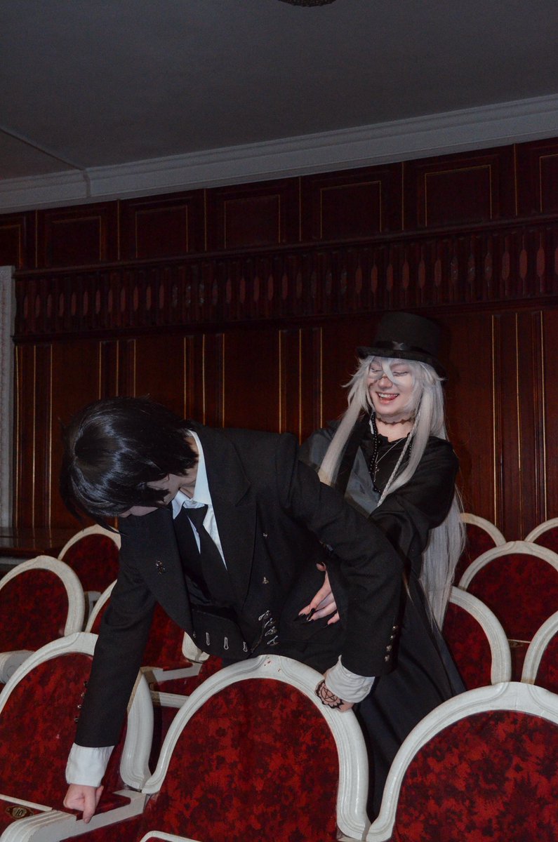 nayaacoser's tweet photo. アンダーテイカー • セバスチャン・ミカエリス | 黒執事
Undertaker and Sebastian | Black Butler

“死は常にそばにあるのですよ。” - Undertaker
“何事も完璧にやらなくては意味がない。” - Sebastian Michaelis

#blackbutler #blackbutlercosplay #undertaker #cos #cosplay https://t.co/0x9mSyyxfB