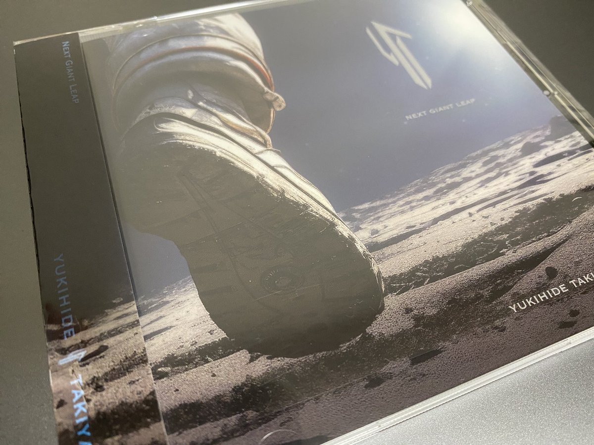 teeeoga's tweet photo. 9月25日リリースのYukihide “YT” Takiyama 2nd Album『Next Giant Leap』をゲット。美しくて獰猛。先日のMステもカッコよかったですが、こちらも全曲シビれます！

収録されている「GO ON」に作詞で参加させていただきました。年明けには池袋でライブもあるとのことなのでご興味ある方はぜひ。 https://t.co/qy1yTJeW6x