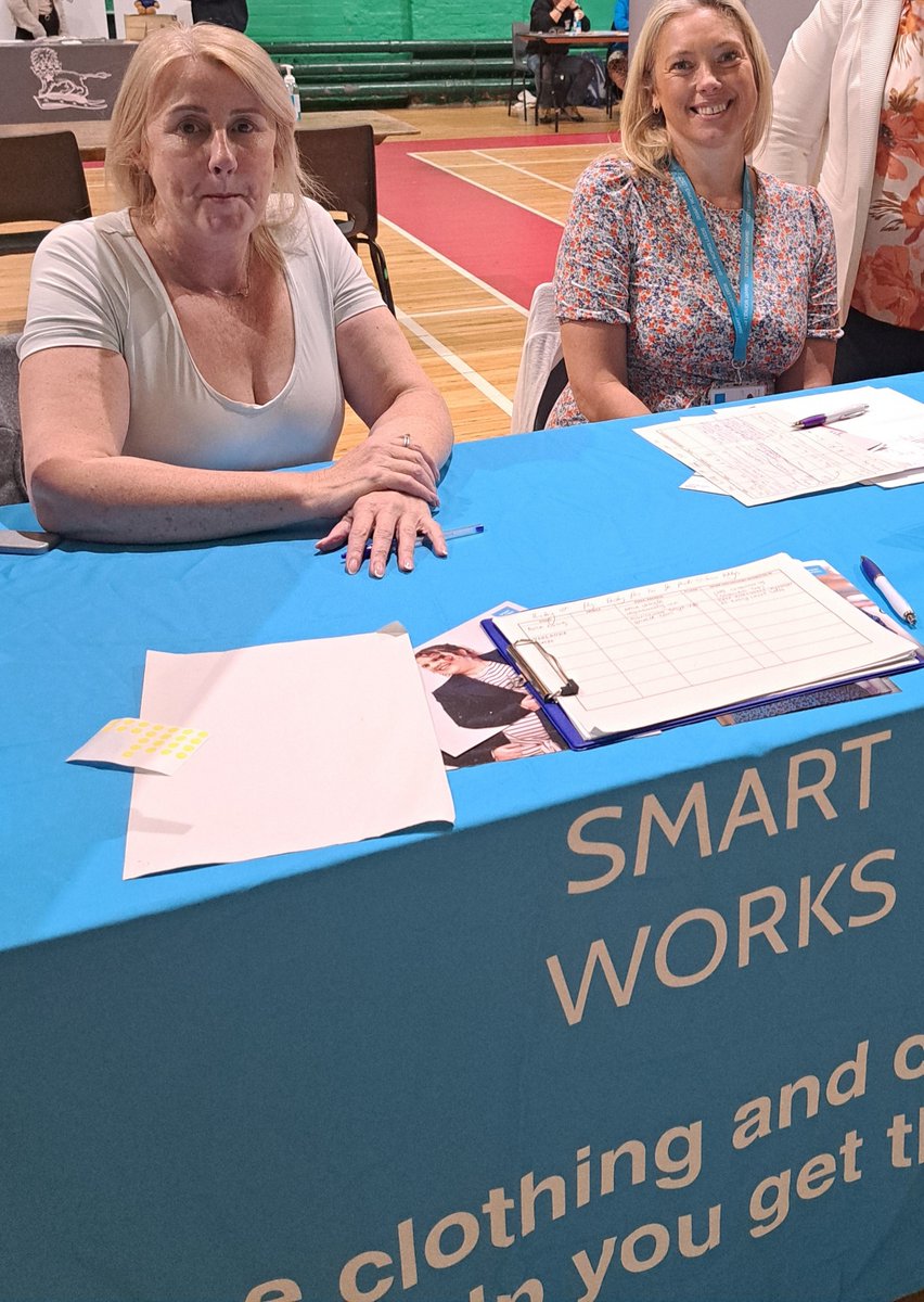 JoCorneyDWP's tweet photo. Proud to be working with @smartworksleeds at #YorkJobFair. This amazing charity helps unemployed women with clothing and coaching to move into work #JCPYork #NEYH #DWProud https://t.co/eUTsBHvKtX