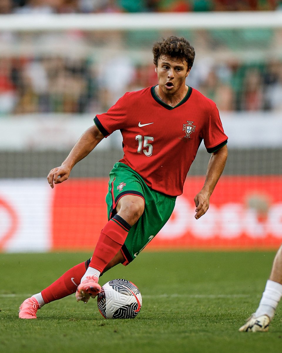 Parabéns, João Neves! 🎂 Deixa a tua mensagem ao internacional português nos comentários! 💫🇵🇹 

#PartilhaAPaixão