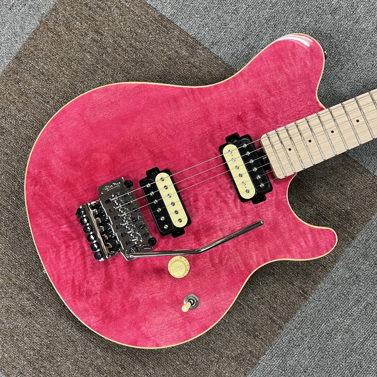入荷情報】 Sterling by Music Man AX40 Transparent Pink ￥158,400