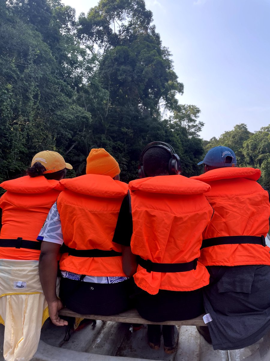 pechuqui's tweet photo. Awesome experience in Nyamabande! Revisited environmental lessons from school days through the lens of documentary filmmaking. Big thanks to @sama_mildred for having me on board as APM.
#Wildlifeconservation #SocialJustice
#EcoDocumentary https://t.co/U1SL1csYPB
