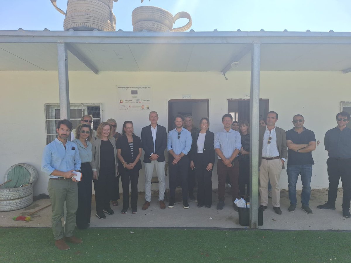 Belgium joined diplomatic missions condemning escalating Israeli settler violence and displacement during a visit to Khan Al Ahmar and Al Mu’arrajat in Area C. (2/2)