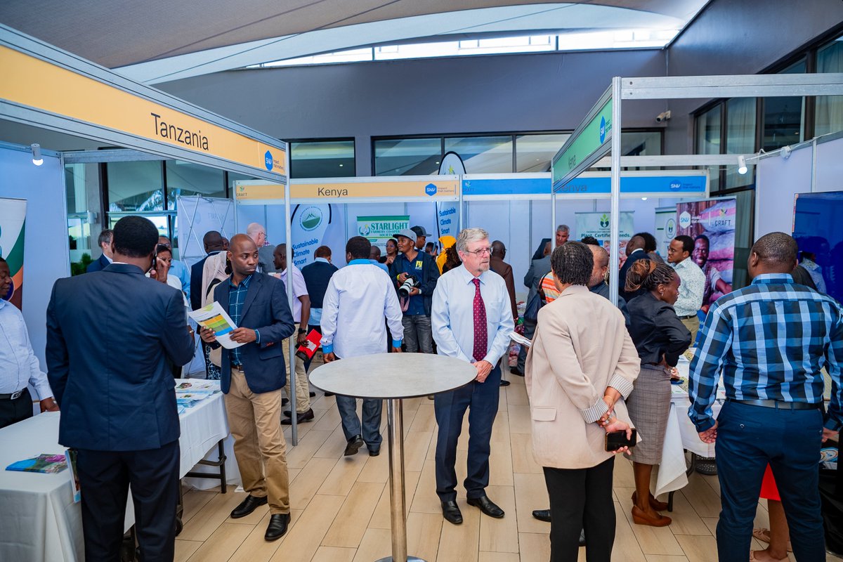 crafteastafrica's tweet photo. 🚜🌱 Just wrapped up an inspiring 3-day #CRAFTRegionalLearningEvent in Nairobi! We launched the SNV-KALRO Agro Advisory platform to provide essential weather & agri insights to farmers 🌦️📊
#CRAFTImpact #ClimateSmartFuture https://t.co/rAS3V7RuRB